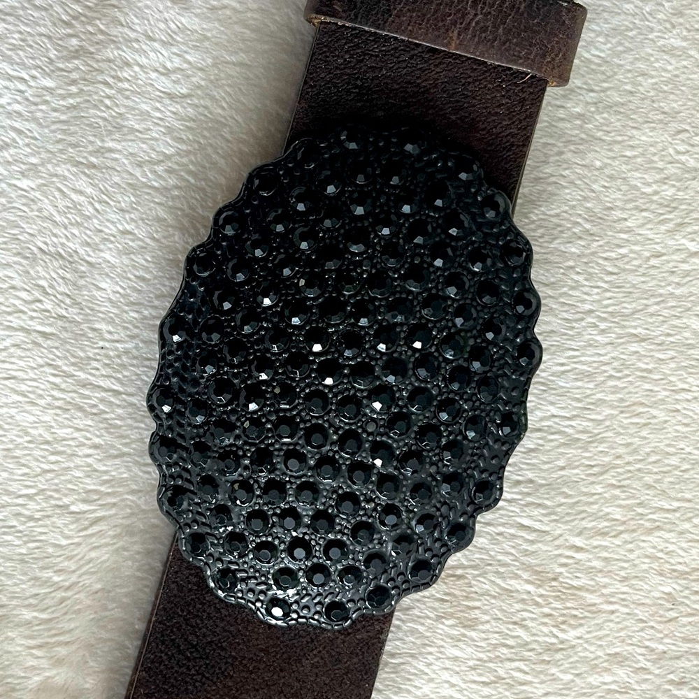 Beautiful black stone belt. See pic for size